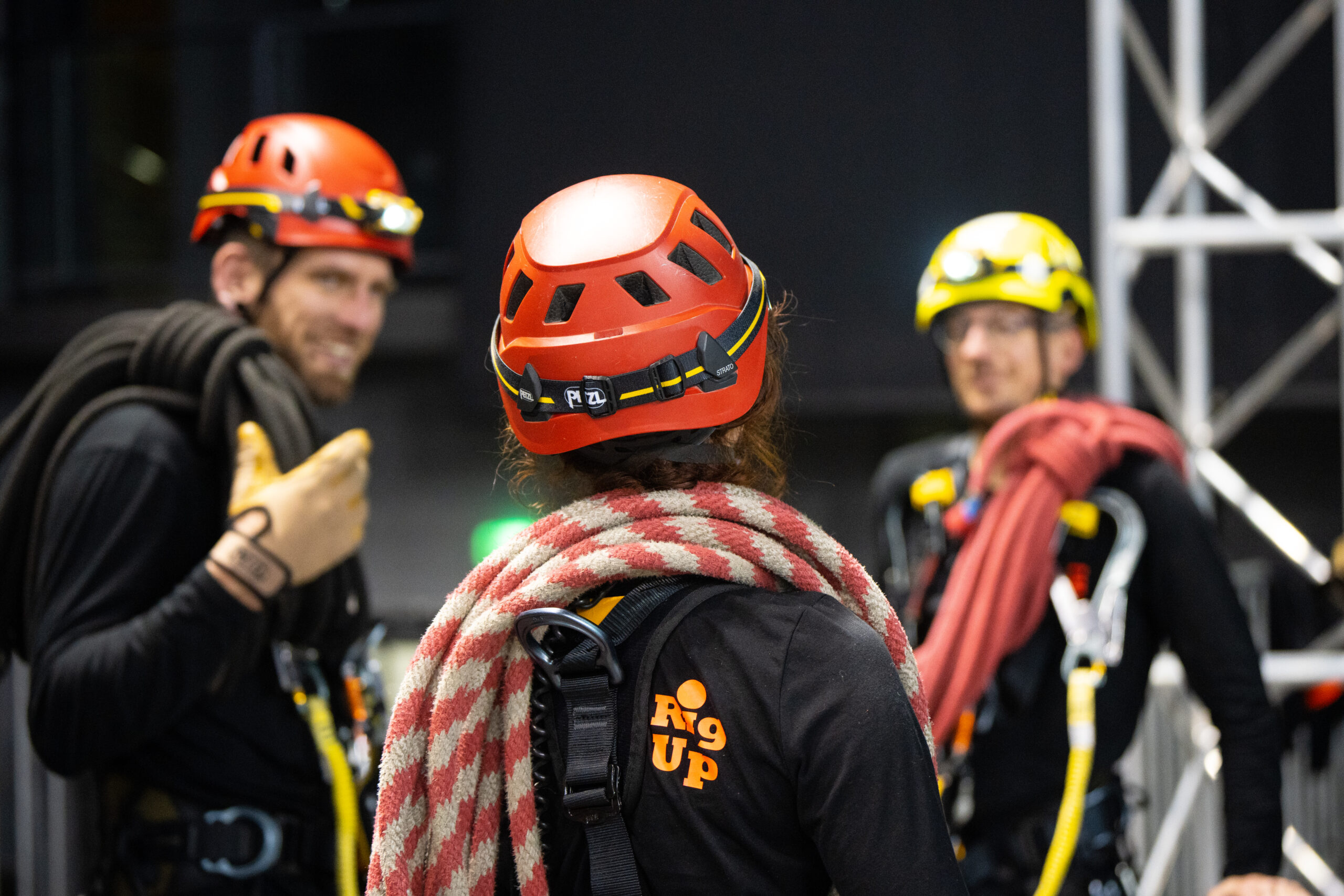 Gril scénique suspendu installé par Rig'Up